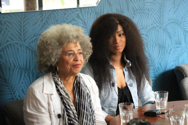 Entretien croisé entre Assa Traoré et Angela Davis : une lutte en héritage