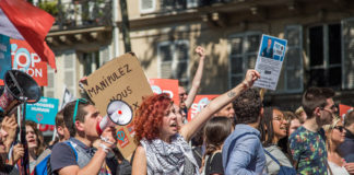 Manifestants pour la "Marée Populaire" du 26 mai 2018. Photographie : Marc Estiot pour Radio Parleur
