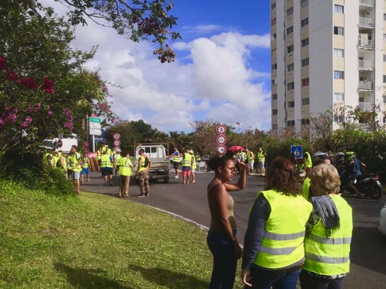 Gilets jaunes à La Réunion : “ici, ça rassemble encore plus que Nuit Debout”