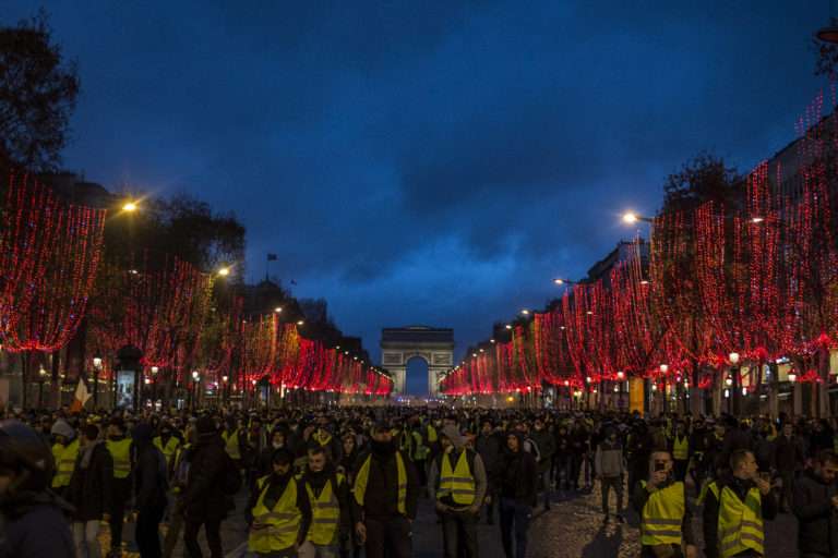 Ludivine Bantigny : les Champs-Elysées, “lieu du pouvoir et du capital”