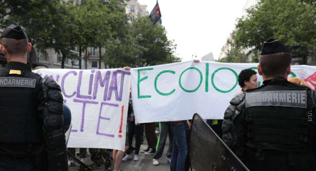 A Paris le 24 mai, les forces de l'ordre ont bloqué à plusieurs reprises la manifestation de de la grève mondiale pour le climat. Photo Pierre-Olivier Chaput
