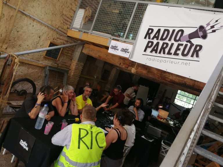 Emission avec les Gilets Jaunes de Marmande sur "Couthures sur Radio" . Radio FM éphémère au Festival International de Journalisme 2019 de Couthures sur Garonne.