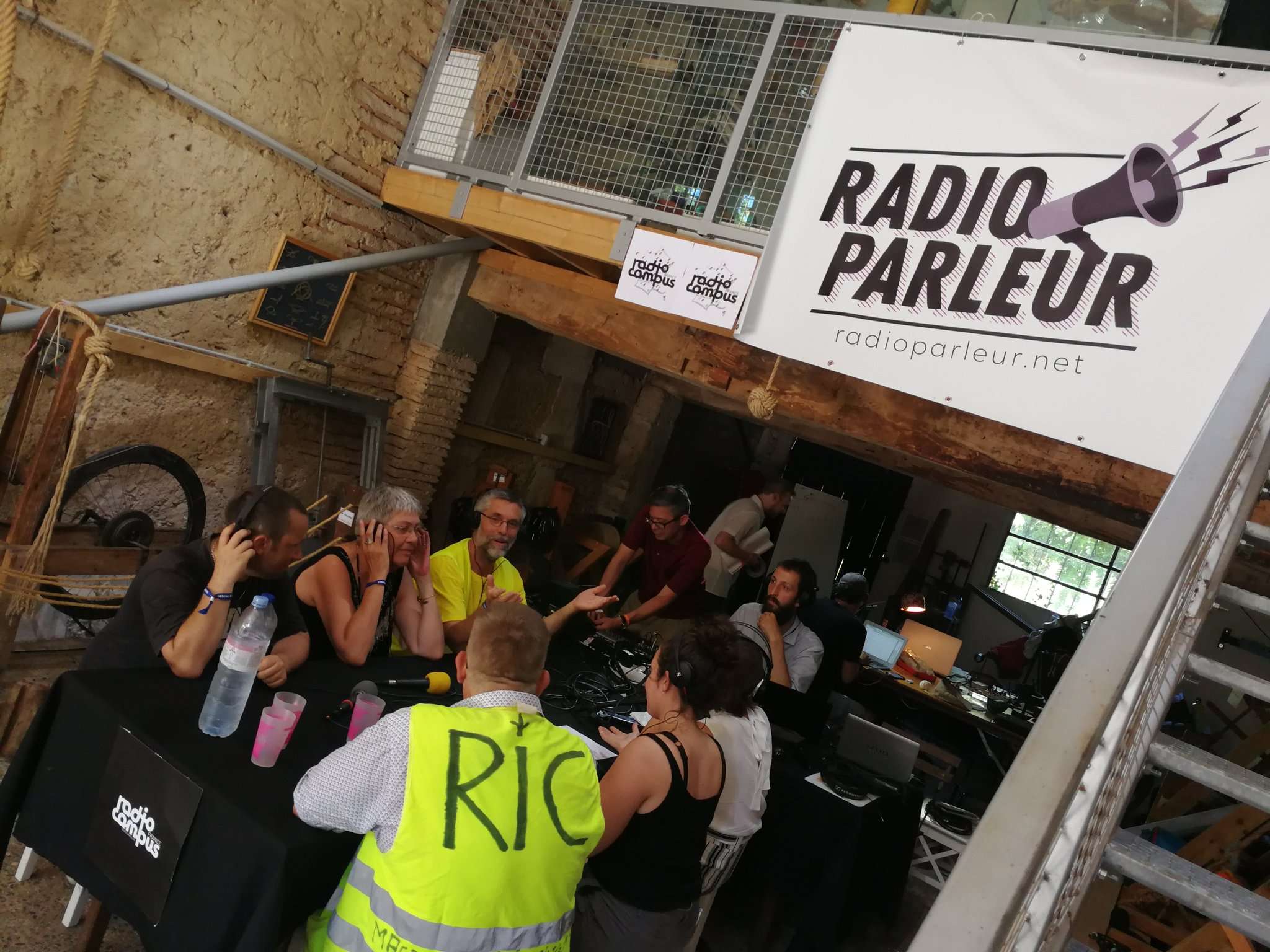 Emission avec les Gilets Jaunes de Marmande sur "Couthures sur Radio" . Radio FM éphémère au Festival International de Journalisme 2019 de Couthures sur Garonne.