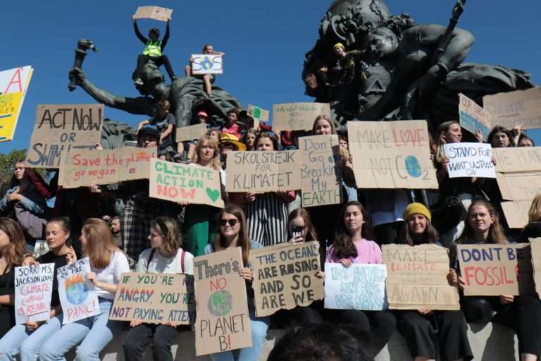 Grève pour le climat : “les lycéens se prennent en main et ça fait plaisir”