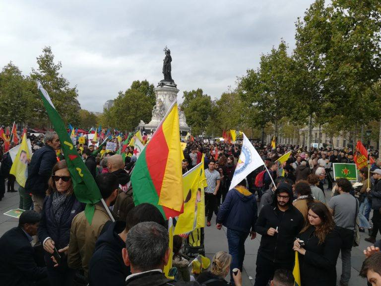 Attaque du Rojava : les manifestant.es appelent au soutien à Paris