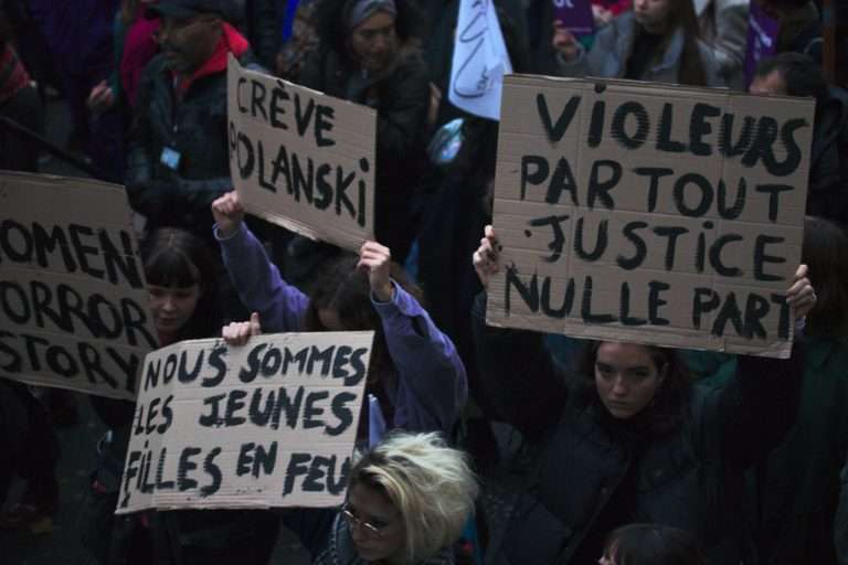 À la marche "Nous Toutes" contre les violences faites aux femmes, à Paris, le samedi 23 novembre 2019. Photographie : Pierre-Olivier Chaput pour Radio Parleur.