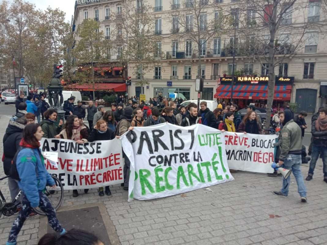 Le cortège étudiant lors de la manifestation contre la précartié et le chômage. Photographie : Alix Douart