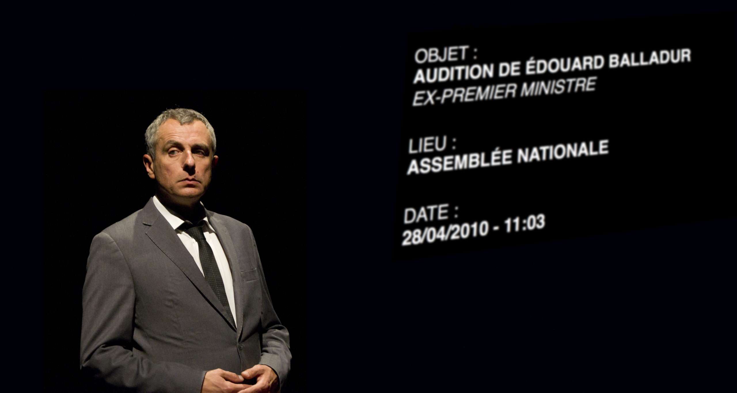 le comédien Nicolas Lambert dans un des spectacles de sa trilogie "A-démocratie" Photographie : Théâtre de Belleville.