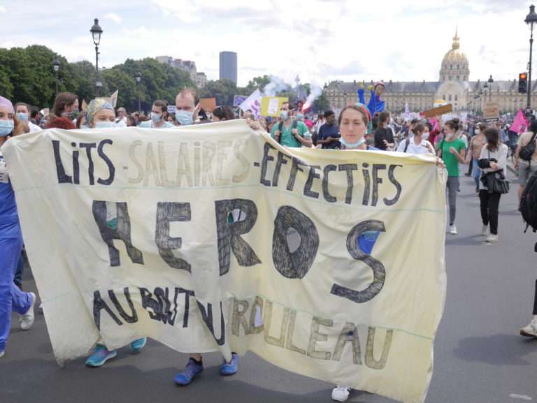 manifestation soignants gouvernance