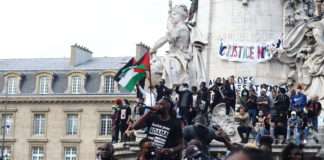 Le 13 juin, place de la République à Paris, à l'appel du comité Adama. Photographie Pierre-Olivier Chaput pour Radio Parleur