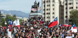 Manifestation de l Estallido social à Santiago du Chili le 22 octobre 2019. Photographie : Carlos Figueroa via wikimedia commons
