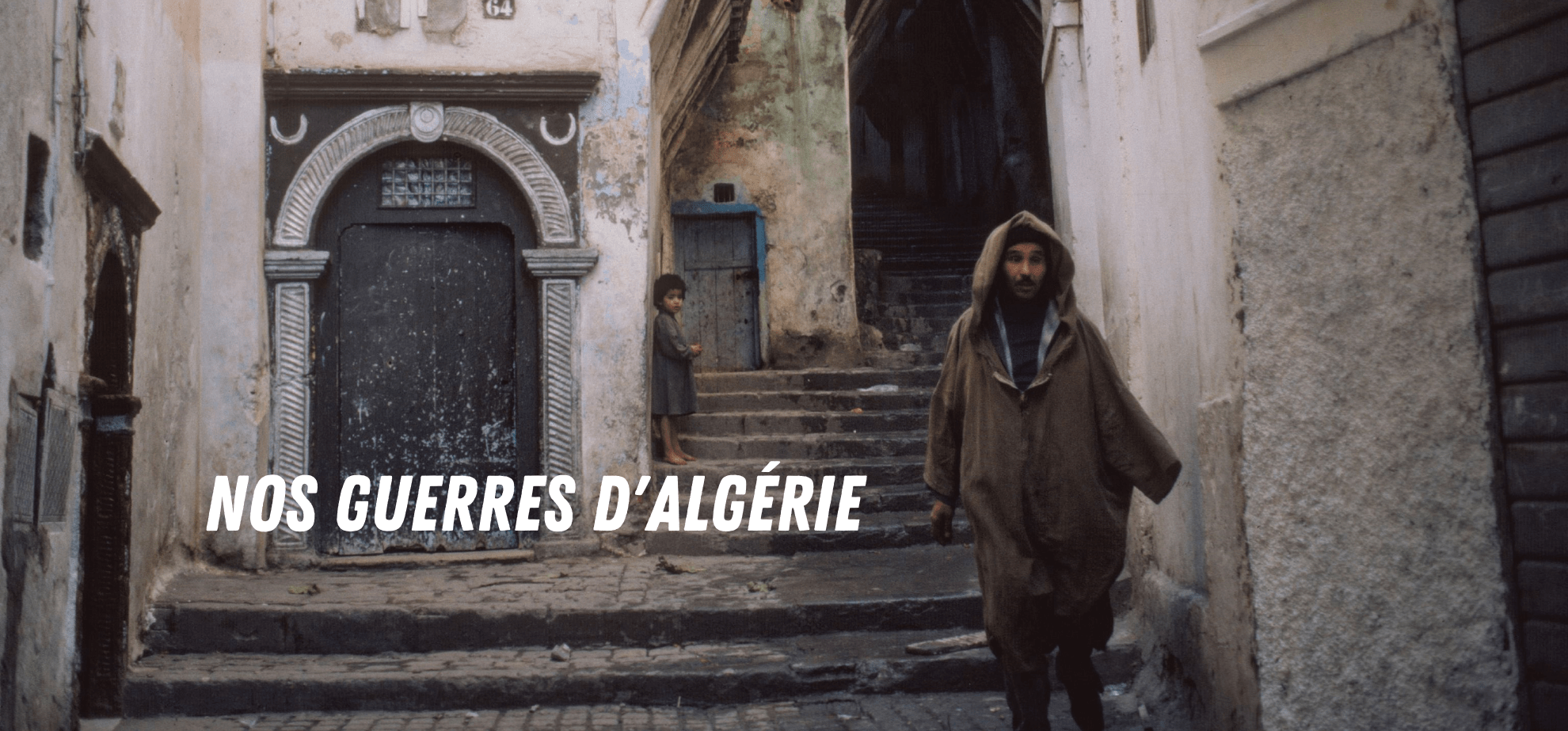 Des habitants dans la casbah d'Alger au milieu des années 1980. Photographie : Heinz Baumann sous licence créative commons